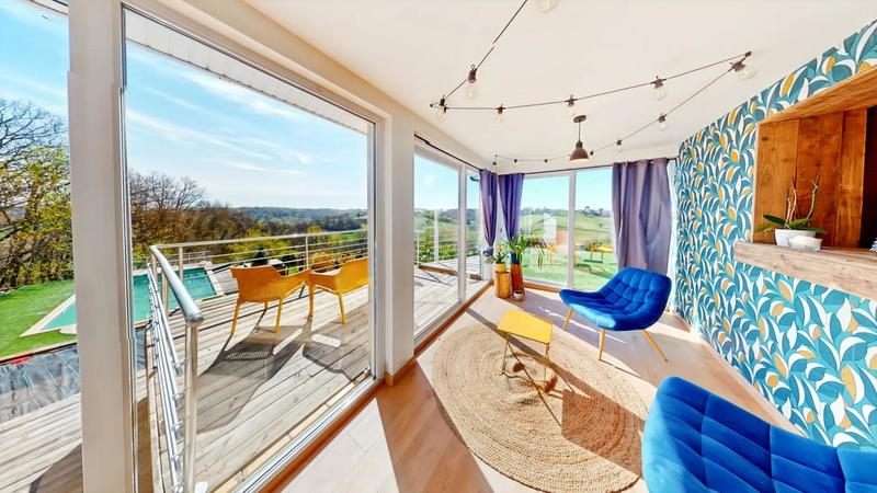 Maison - 268 m² - 7 pièces