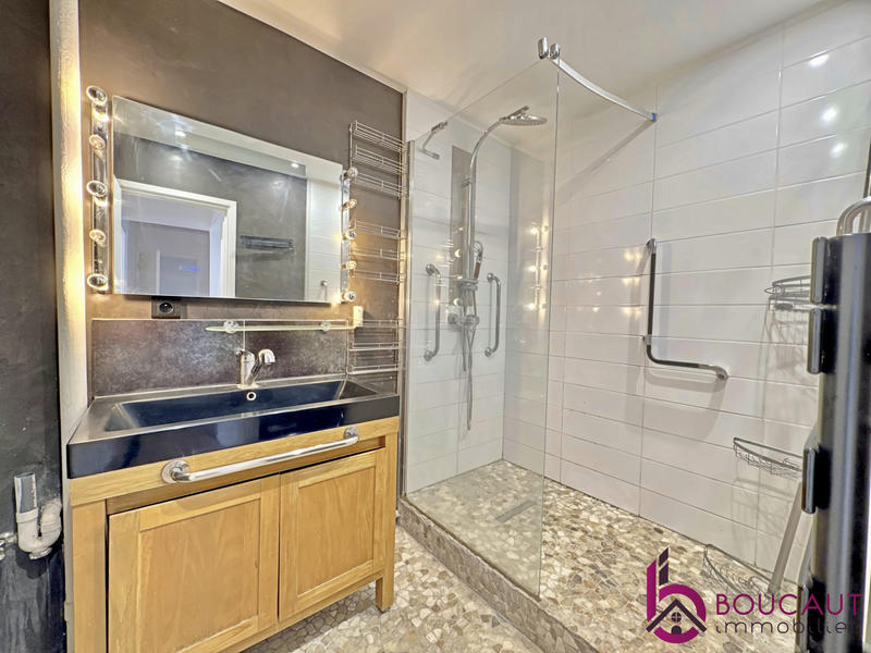 Appartement - 80 m² - 5 pièces