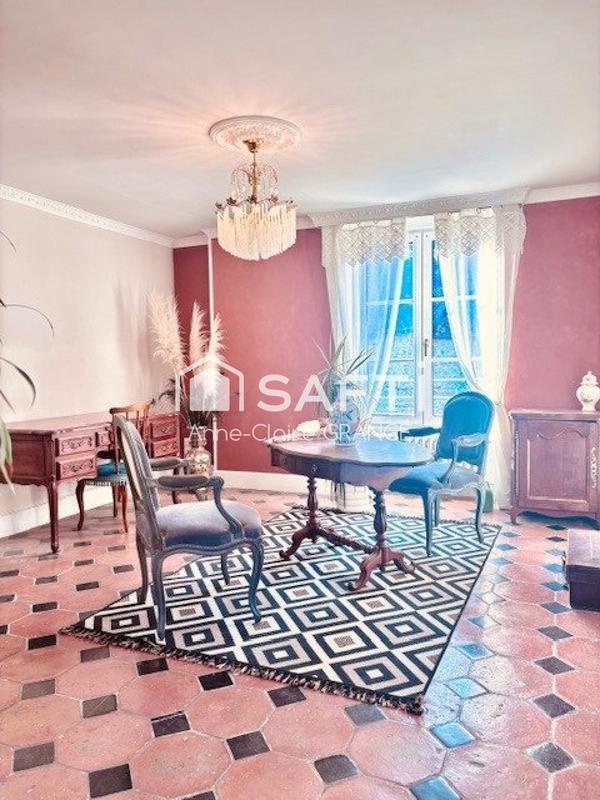 Maison - 221 m² - 12 pièces