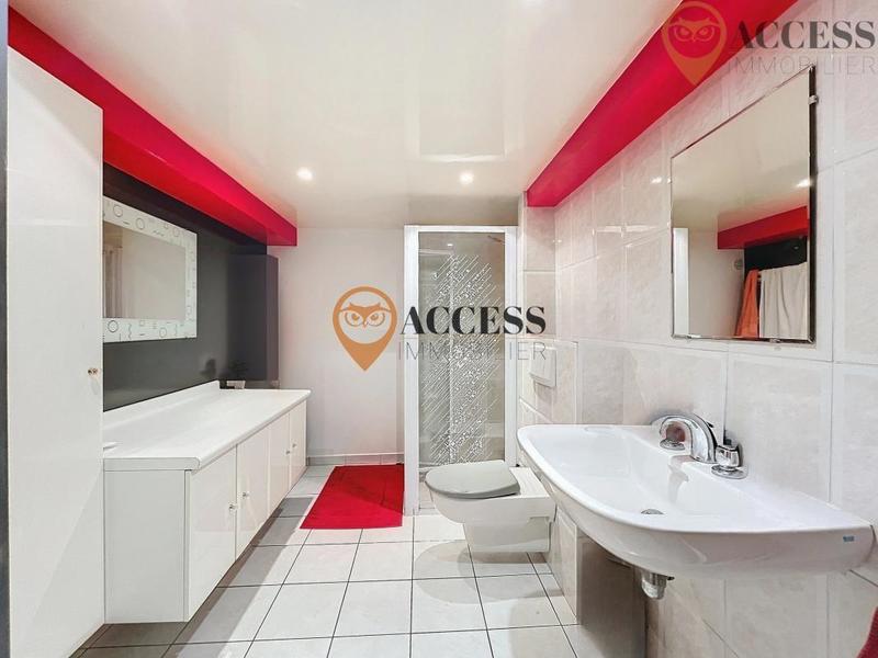 Maison - 218 m² - 8 pièces