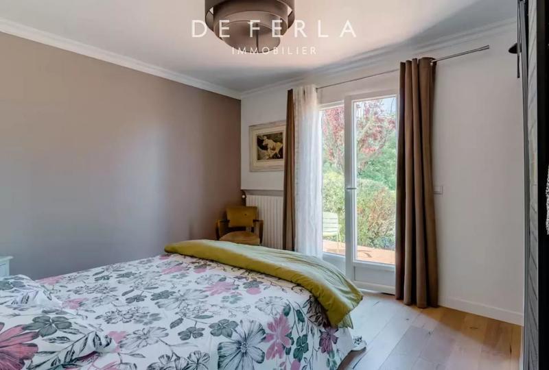 Villa - 162 m² - 6 pièces