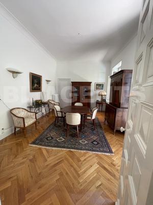 Demeure - 331 m² - 9 pièces