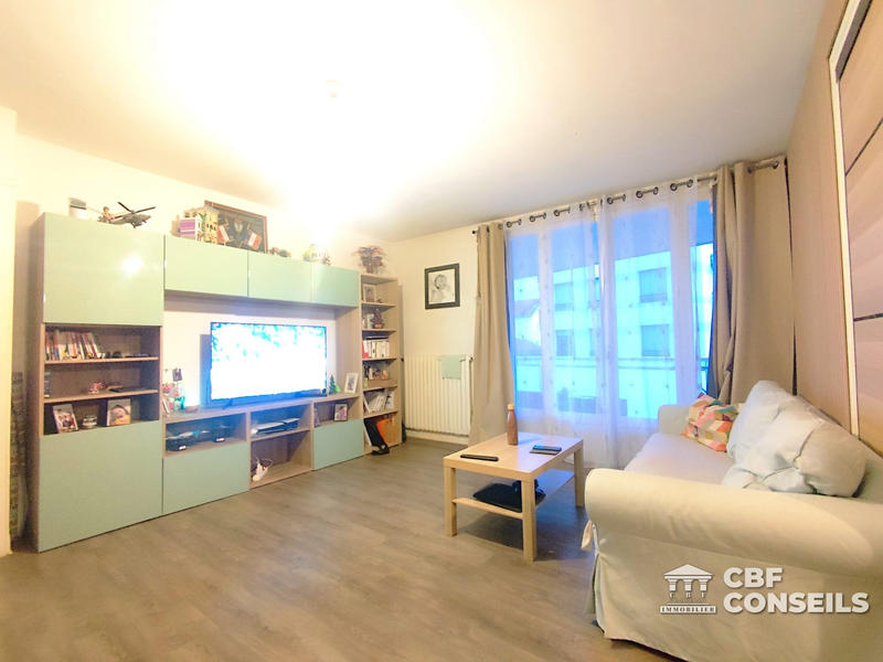 Appartement - 95 m² - 5 pièces