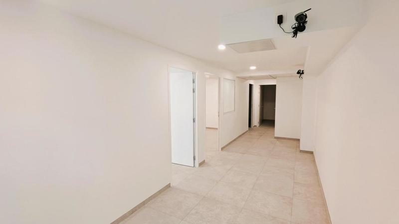 Local commercial - 80 m² - 4 pièces