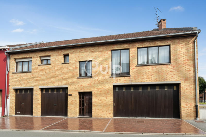 Maison - 165 m² - 8 pièces