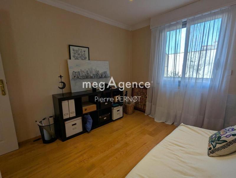 Appartement - 82 m² - 3 pièces