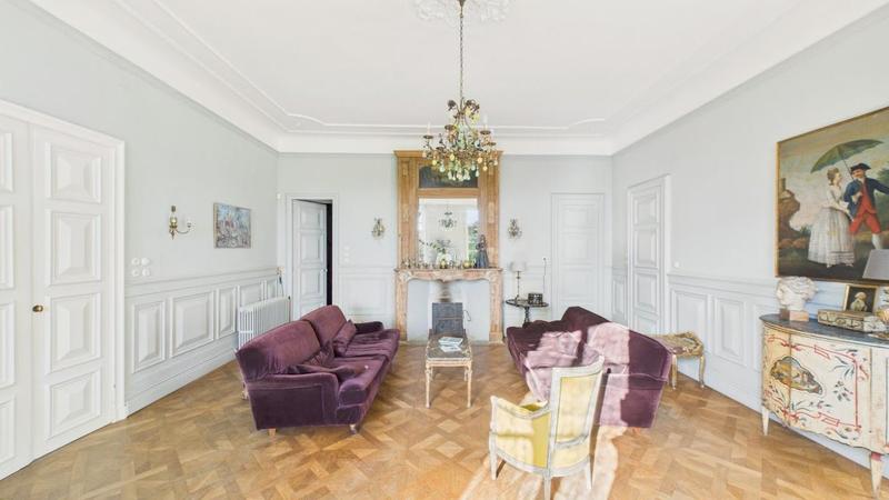 Propriété - 700 m² - 13 pièces