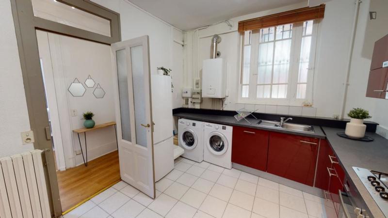 Chambre - 11 m² - 5 pièces