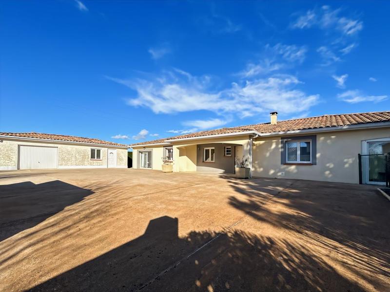 Maison - 238 m² - 8 pièces