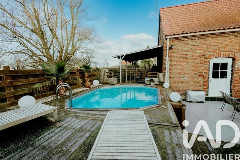 Maison - 210 m² - 9 pièces