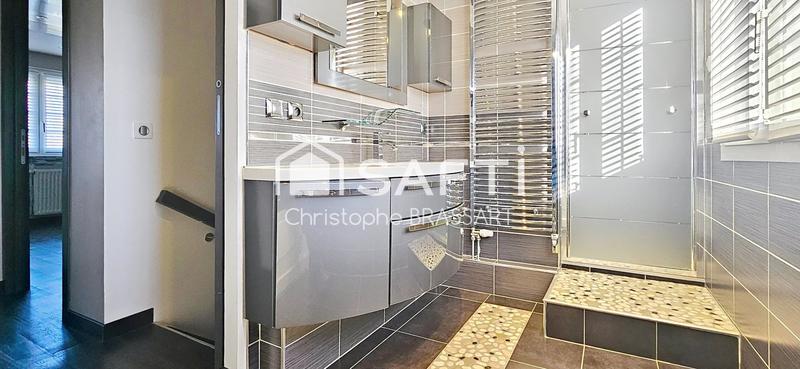 Maison - 121 m² - 6 pièces