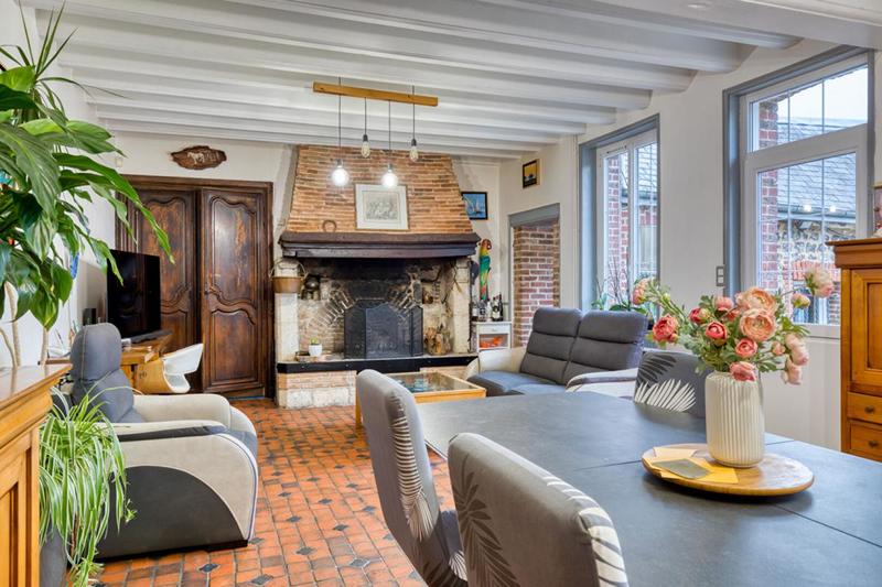 Maison - 321 m² - 12 pièces