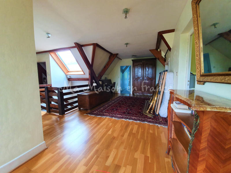 Maison - 300 m² - 11 pièces