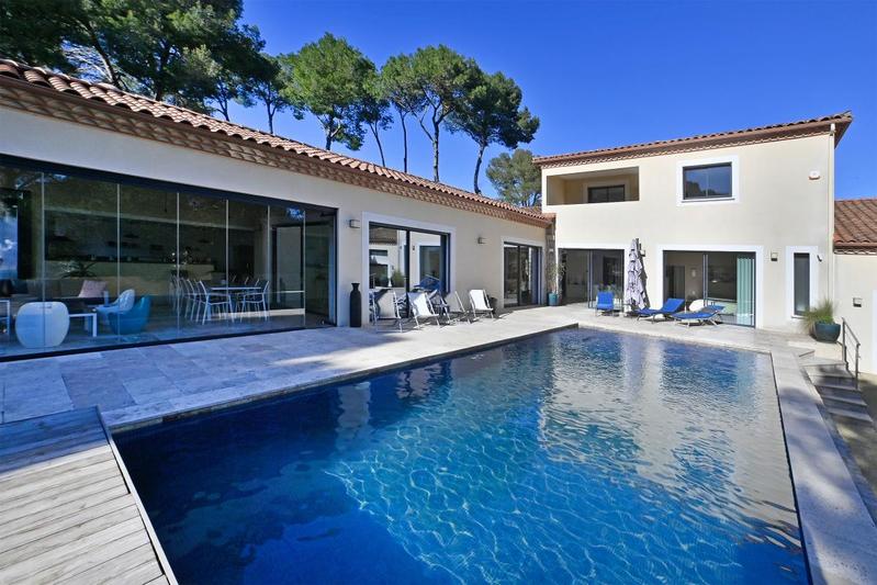 Villa - 288 m² - 8 pièces