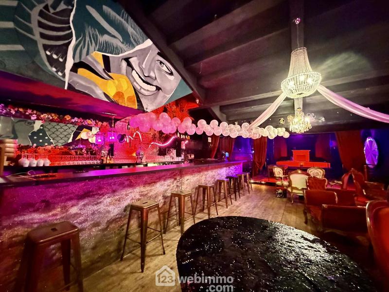 Local commercial - 547 m² - 5 pièces