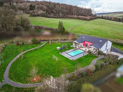 Maison - 240 m² - 7 pièces