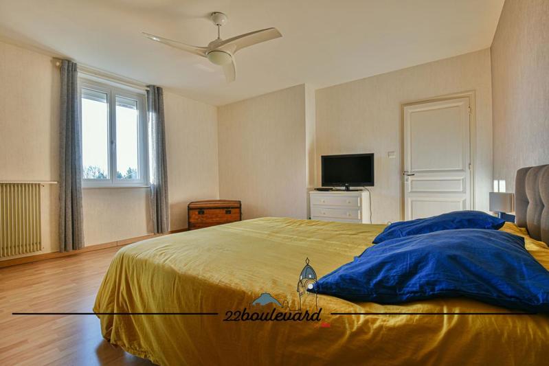 Maison - 196 m² - 8 pièces