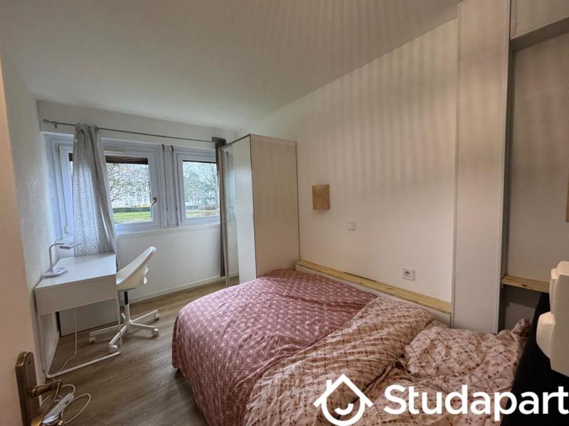 Chambre - 13 m² - 1 pièce