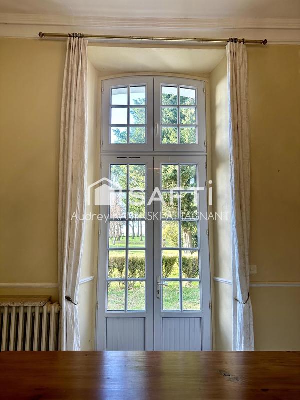 Maison de maîtres - 375 m² - 11 pièces