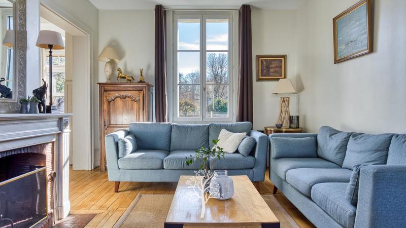 Maison bourgeoise - 311 m² - 8 pièces