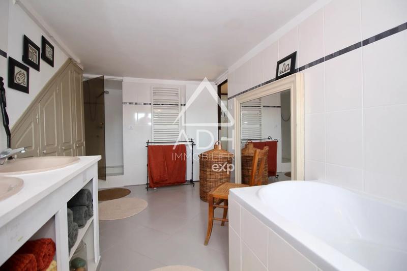 Appartement - 106 m² - 4 pièces