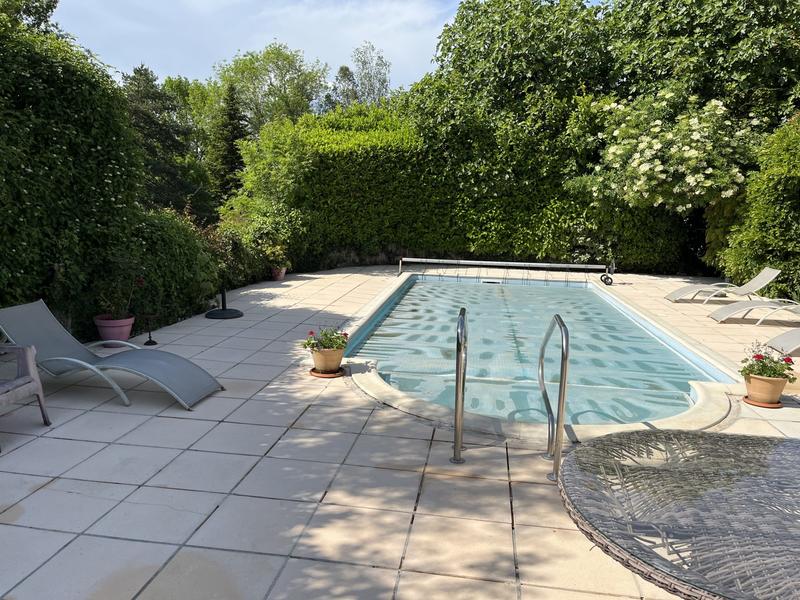 Maison traditionnelle - 350 m² - 14 pièces