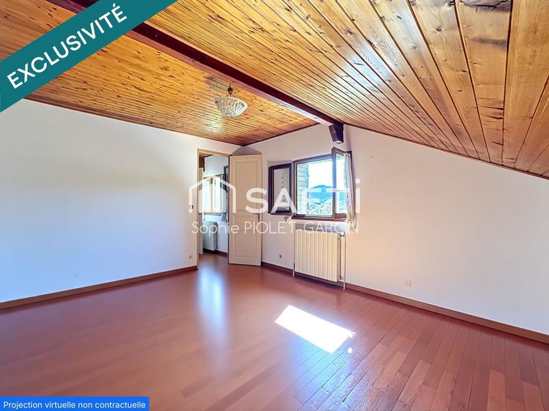 Maison - 221 m² - 8 pièces