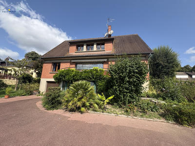 Maison - 220 m² - 9 pièces