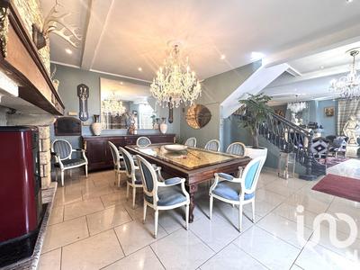 Maison - 181 m² - 7 pièces