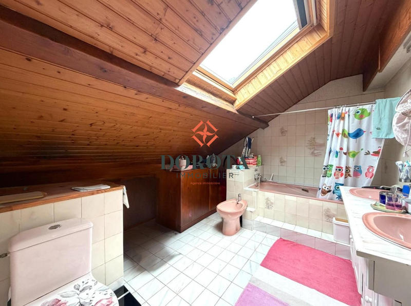 Maison - 171 m² - 7 pièces