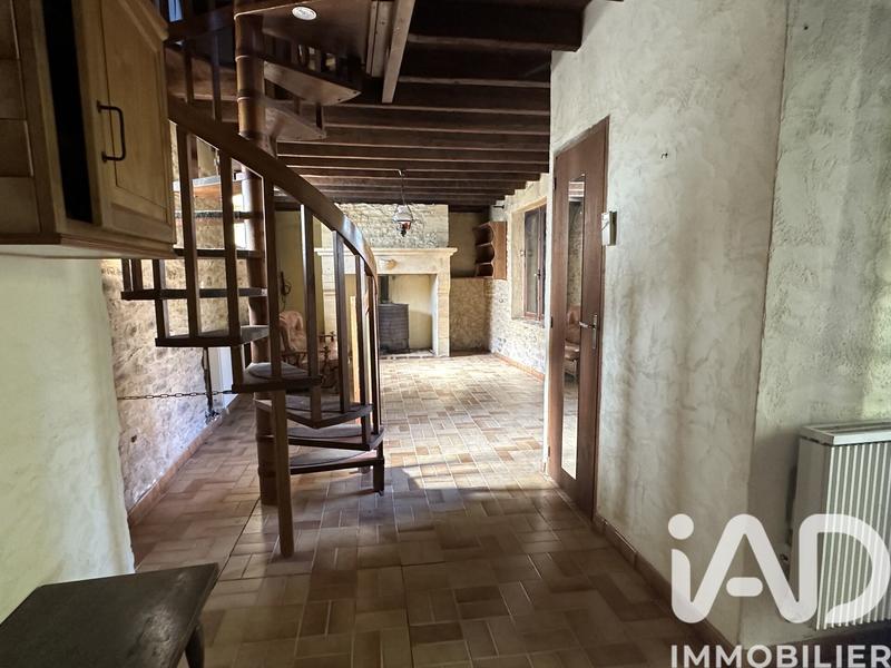 Maison - 300 m² - 15 pièces