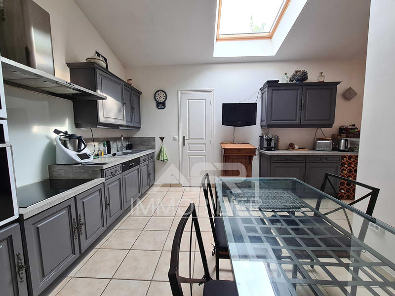 Maison - 177 m² - 6 pièces