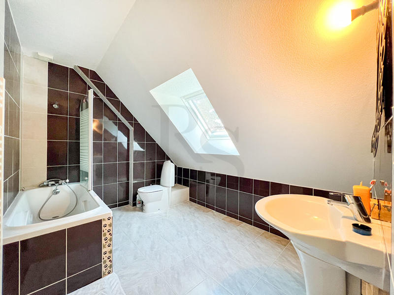 Maison - 114 m² - 5 pièces