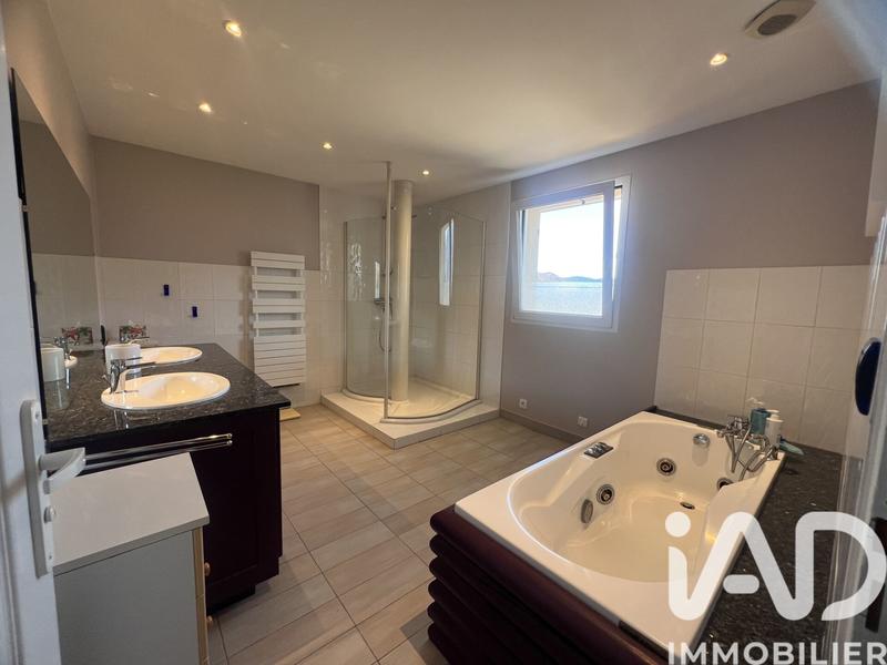 Maison - 185 m² - 6 pièces