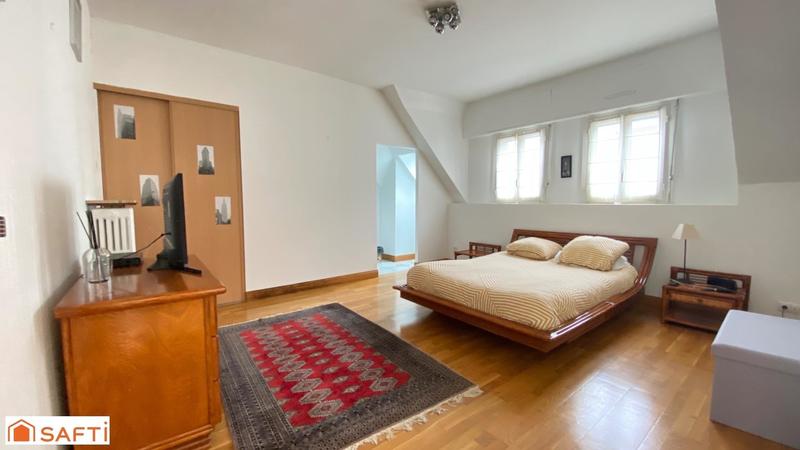 Maison de maîtres - 367 m² - 10 pièces