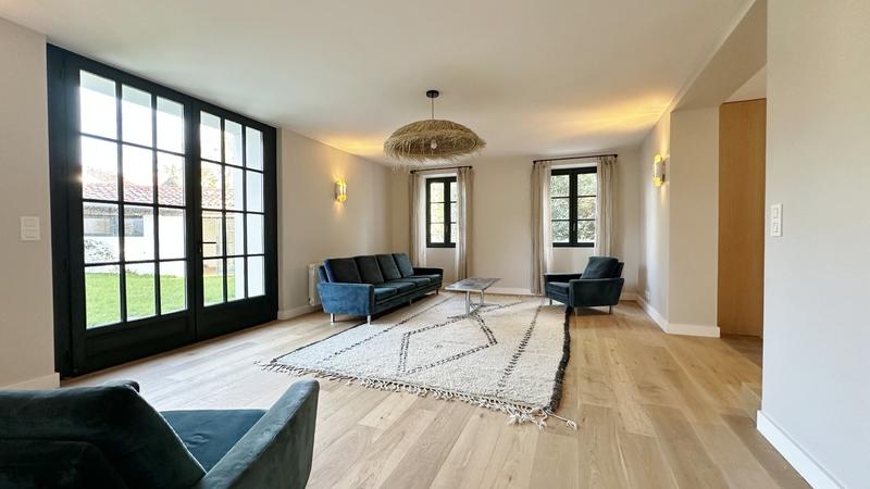 Maison - 200 m² - 6 pièces