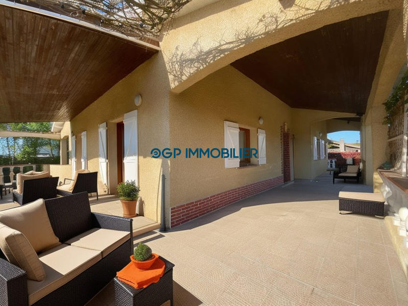 Maison traditionnelle - 165 m² - 6 pièces