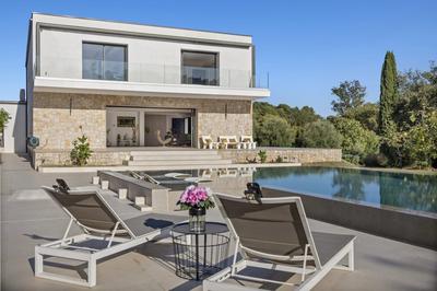 Villa - 326 m² - 9 pièces