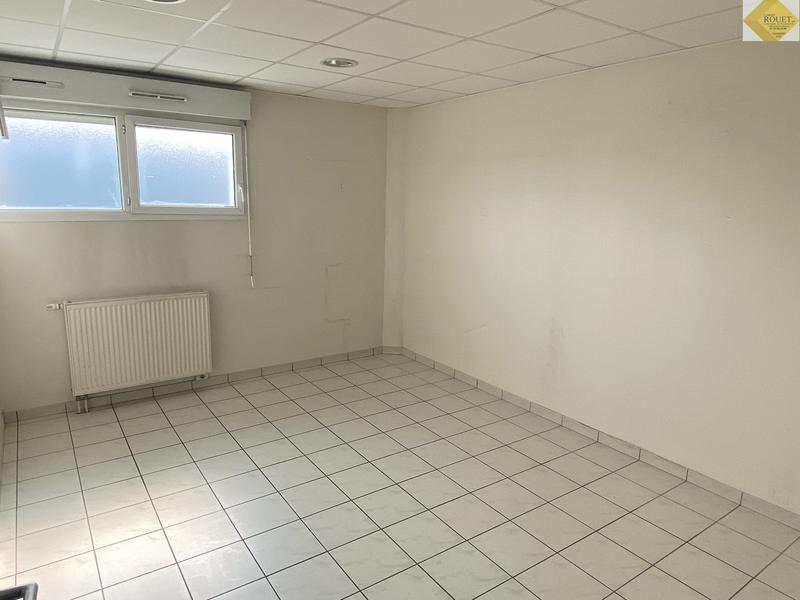 Local d'activités - 1 623 m² - 23 pièces