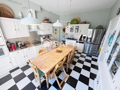 Maison de maîtres - 237 m² - 5 pièces