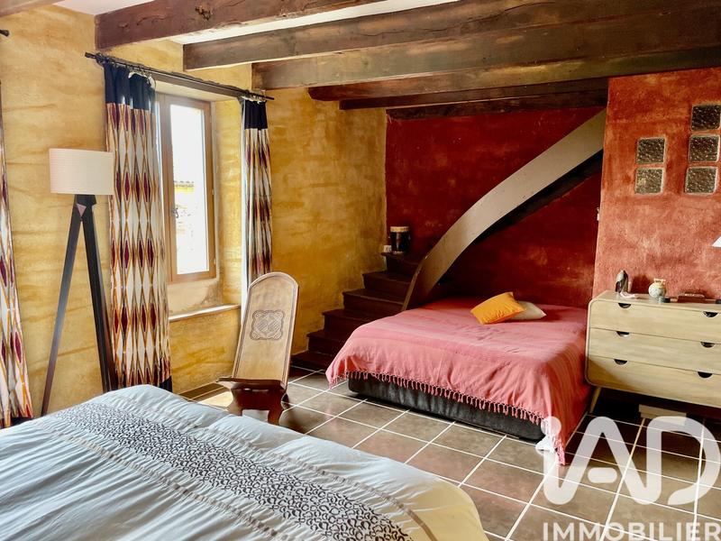 Maison - 470 m² - 11 pièces