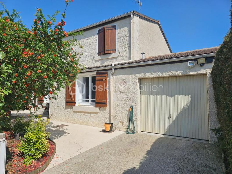 Maison traditionnelle - 104 m² - 4 pièces