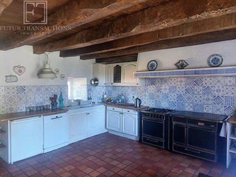 Propriété - 288 m² - 9 pièces