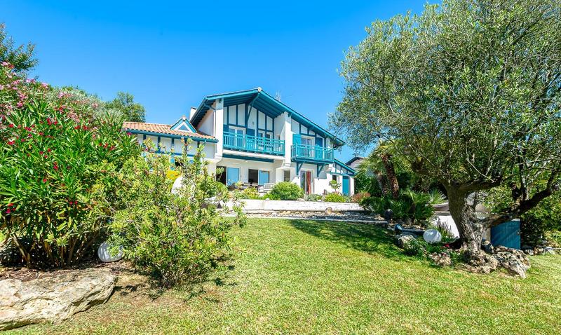 Maison - 197 m² - 6 pièces