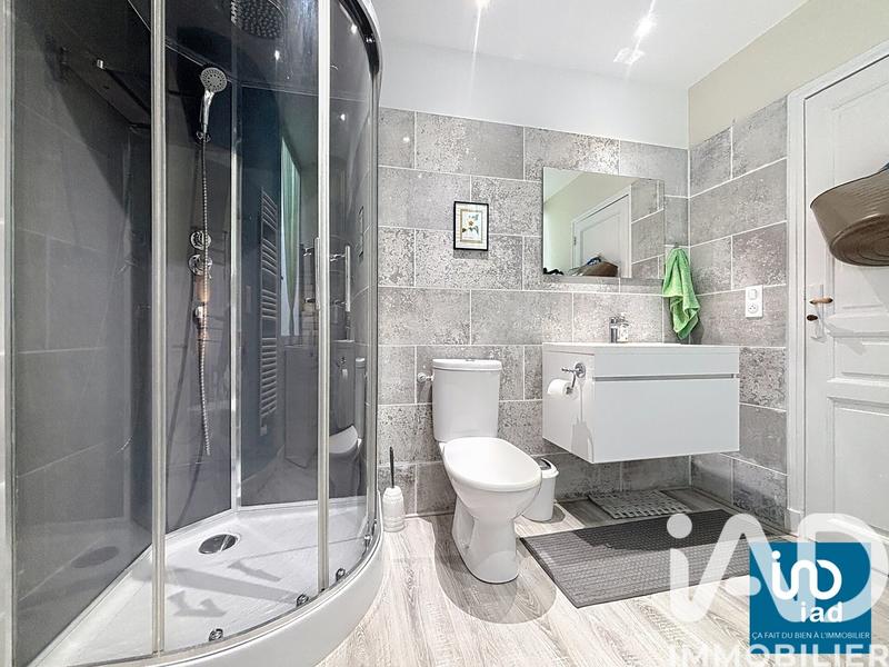 Maison - 220 m² - 10 pièces