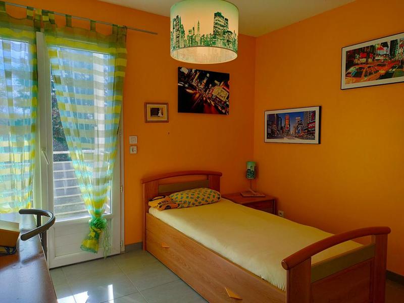 Maison - 240 m² - 8 pièces