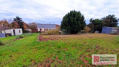 Terrain constructible - 2 100 m²
