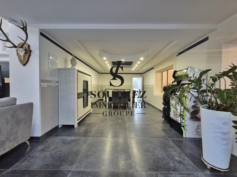 Maison contemporaine - 515 m² - 13 pièces