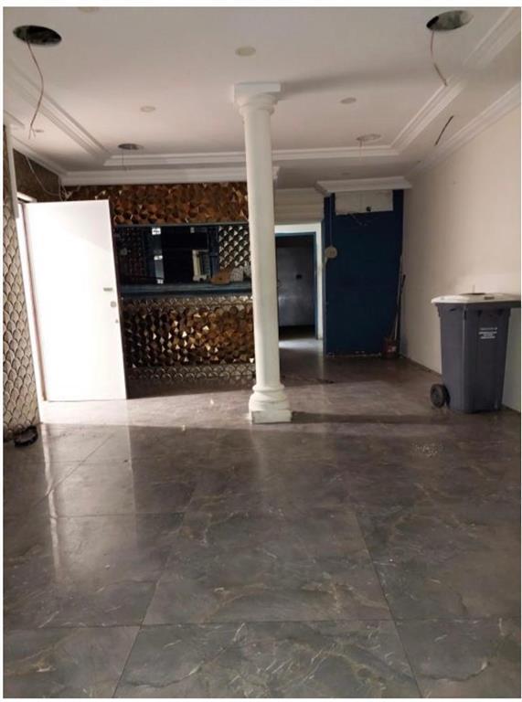 Local commercial - 93 m²