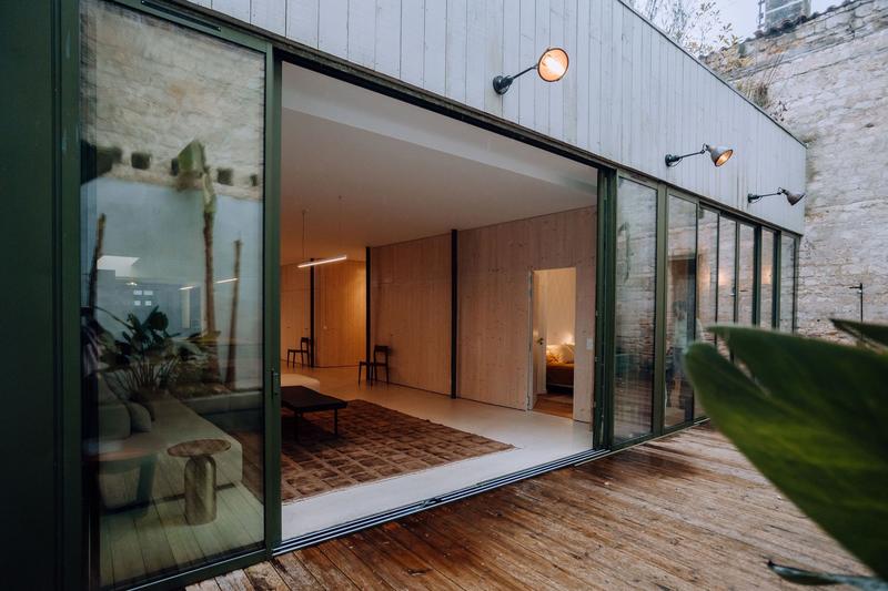 Loft - 168 m² - 5 pièces